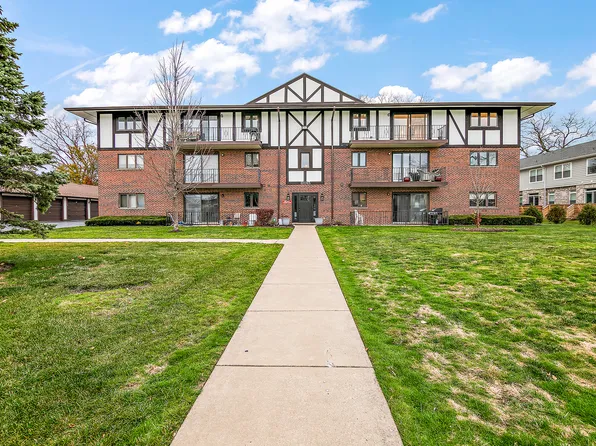 11015 S 84th Ave APT 3C, Palos Hills, IL 60465