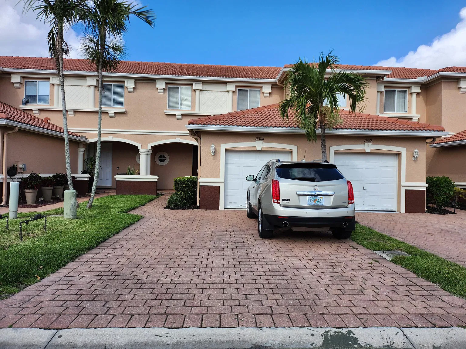 3 bed, 2.5 bath, 1624 sqft, $2,190 — Photo 4