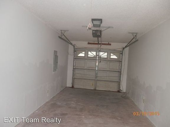 2nd image of 193 NE Brady Ln