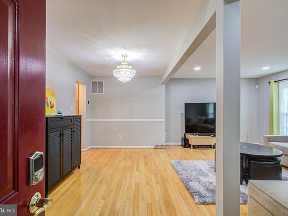 4th image of 11607 Pleasant Meadow Dr