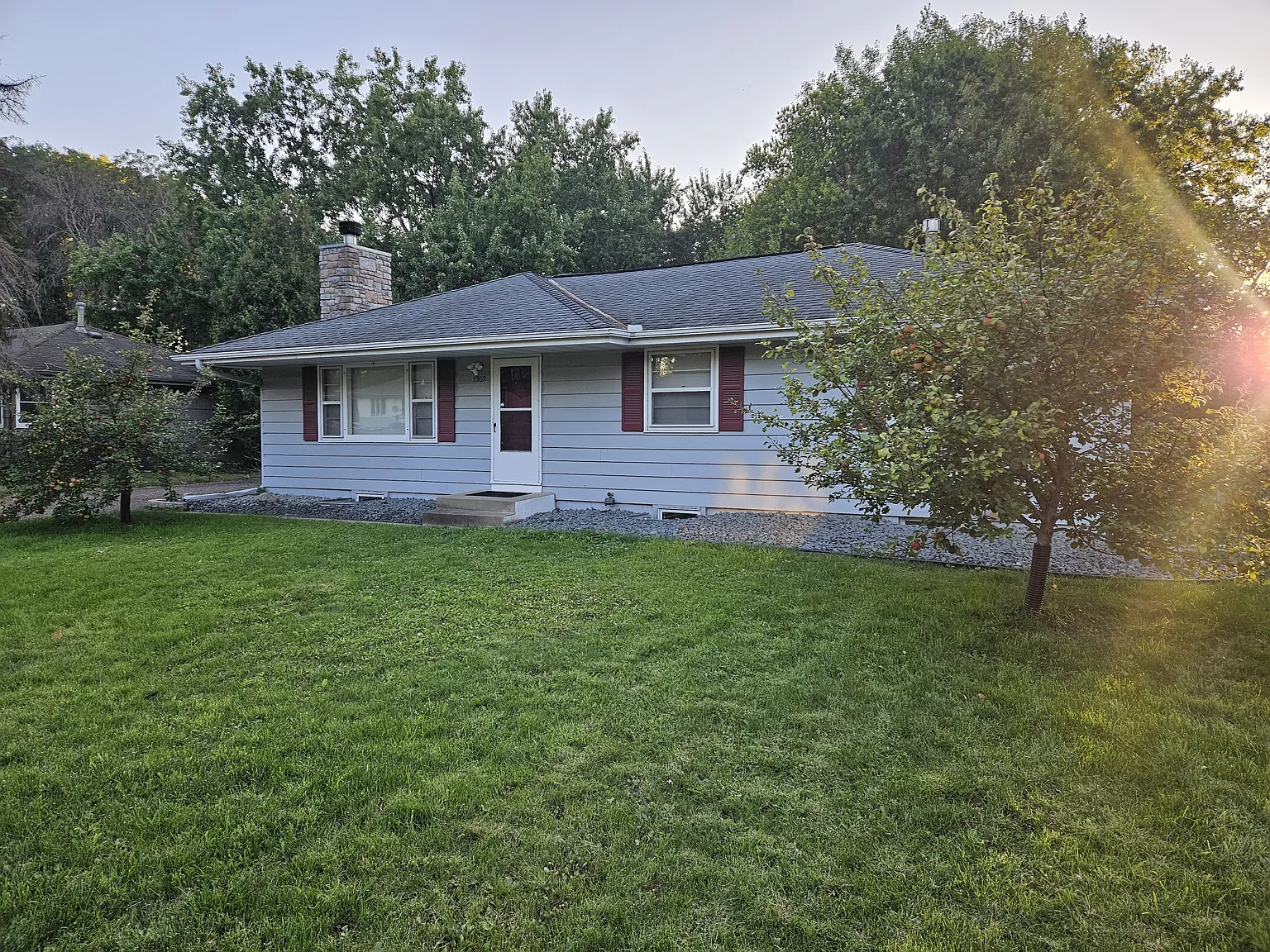 4 bed, 1800 sqft, $2,800 — Photo 2