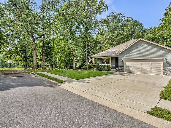 2nd image of 375 Crusaw Dr
