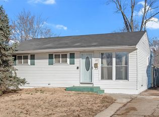 127 Grampian Rd, Saint Louis, MO 63137