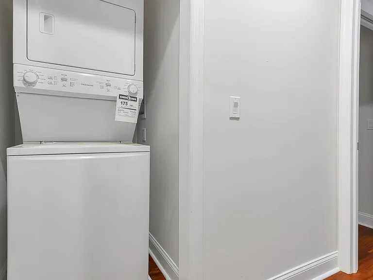 2nd FLOOR LAUNDRY AREA