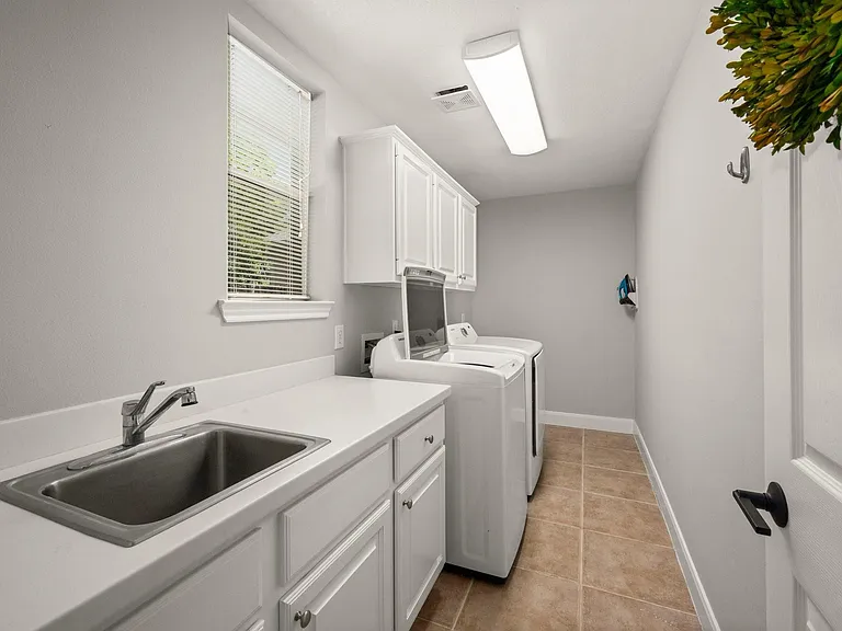 4218 Leaflock Ln — Photo 32