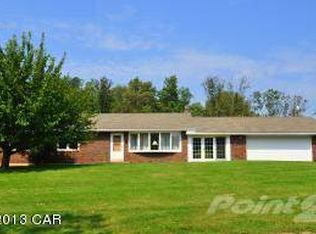 686 Cherry Hill Rd, Palmerton, PA 18071