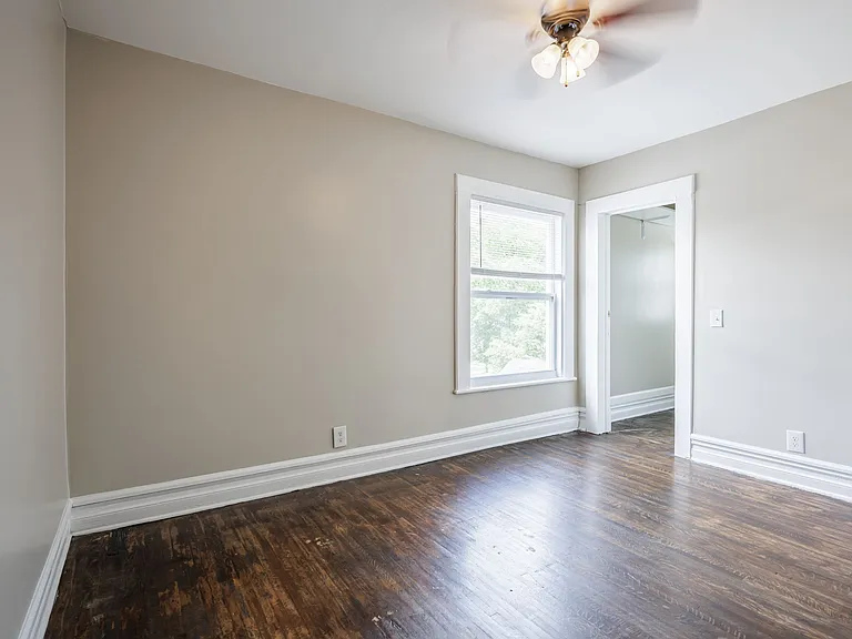 1146 S Plymouth Ave — Photo 6