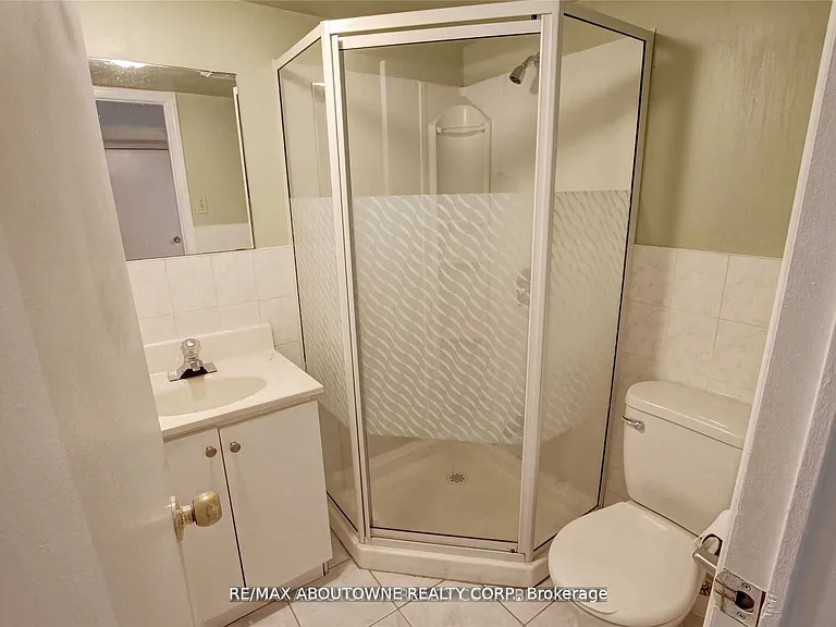 14 Angus Dr #LOWER — Photo 29