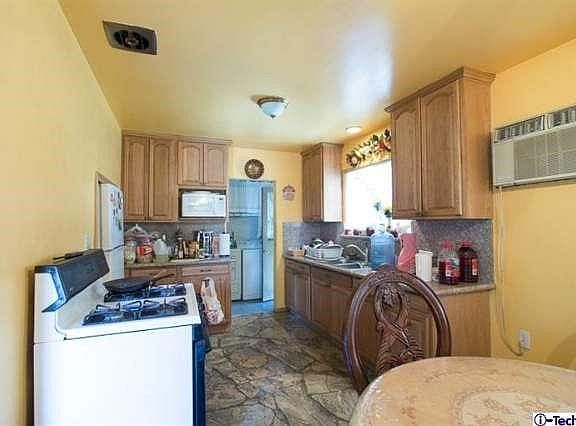 5th image of 9952 Haines Canyon Ave