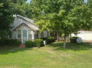 149 N Hugh St, Salina, KS 67401