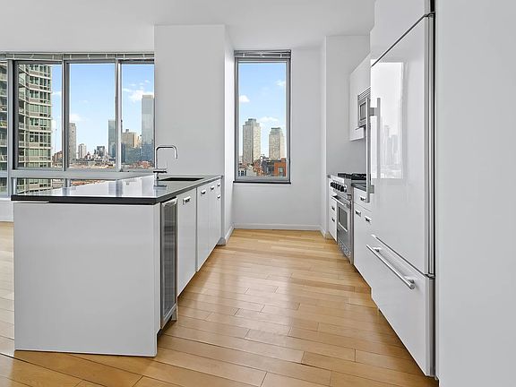 2nd image of 4630 Center Blvd APT 1401