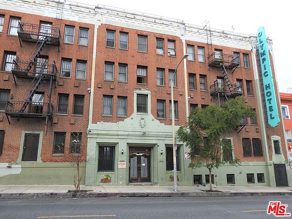 3rd image of 725 S Westlake Ave