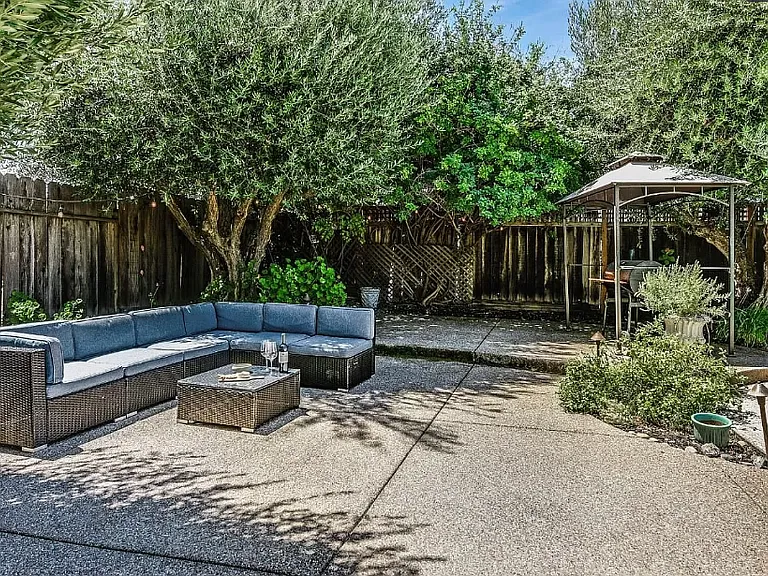 4318 Satinwood Dr — Photo 25