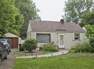 2962 Hemingway Ave N, Oakdale, MN 55128
