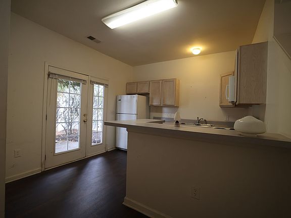 4th image of 120 University Village Dr #4B-4Ba