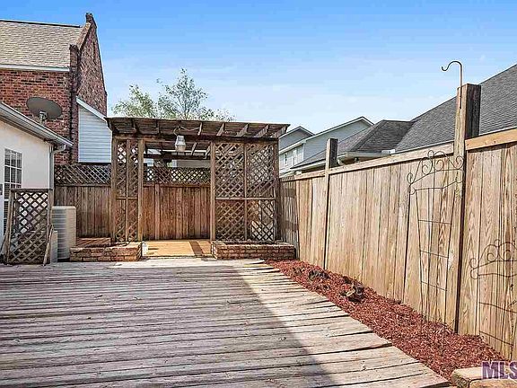 3rd image of 25939 Linwood Ave
