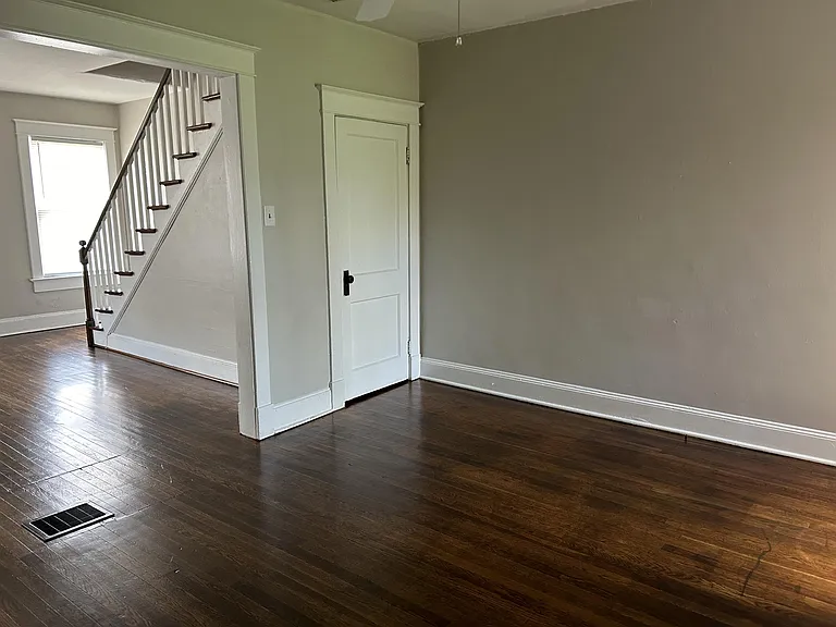 224 East St — Photo 3