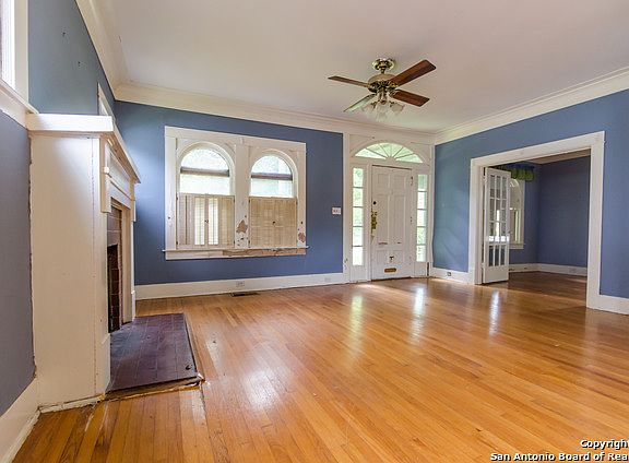 4th image of 318 W Gramercy Pl