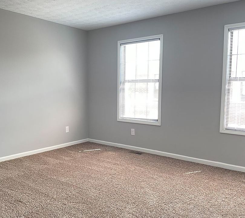 1st image of 425 Garden City Dr #42