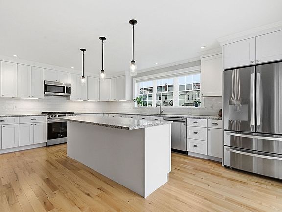 2nd image of 39 French St #39