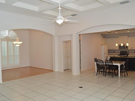 4th image of 1025 Meadow Breeze Ln