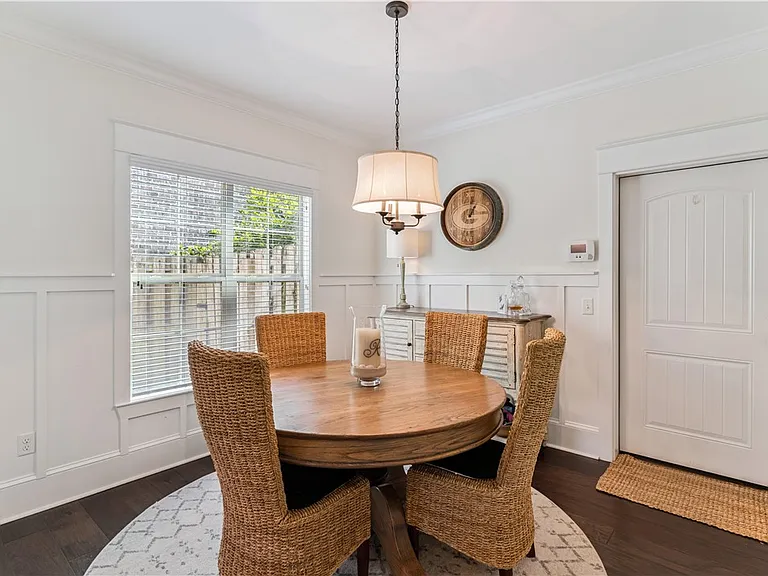 1077 Sinclair Way — Photo 11