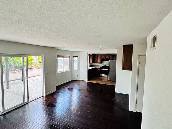 5th image of 3235 Timberline Dr