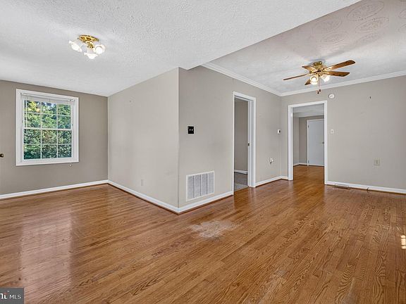 4th image of 26 Furnace Rd