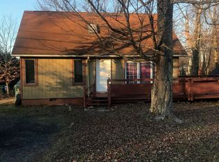 3348 Woodland Dr, Tobyhanna, PA