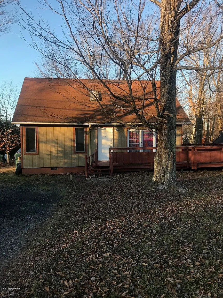 3348 Woodland Dr photo 1