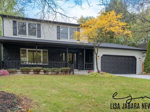 2151 Burning Tree Dr SE, Grand Rapids, MI 49546