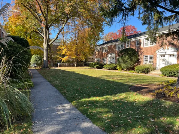 20 North St APT 12-2, Stamford, CT 06902