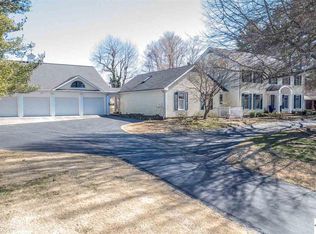 160 Country Club Dr, Marion, KY 42064