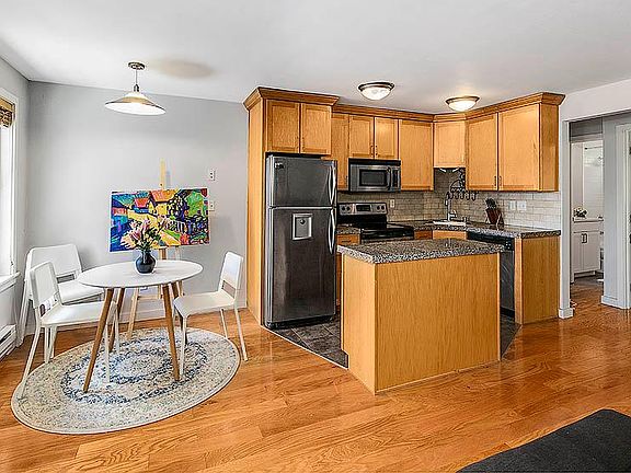 2nd image of 510 Lee St APT 5