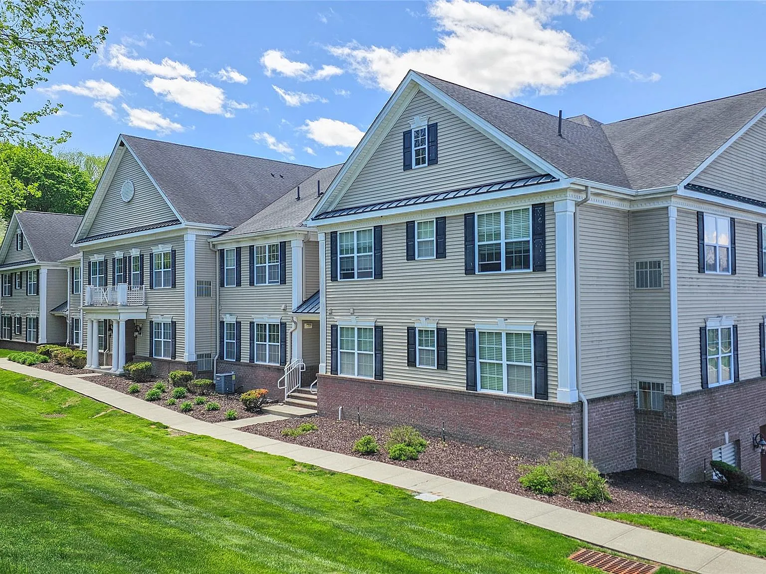 106 Canter Court, Goshen, NY 10924 — Photo 1
