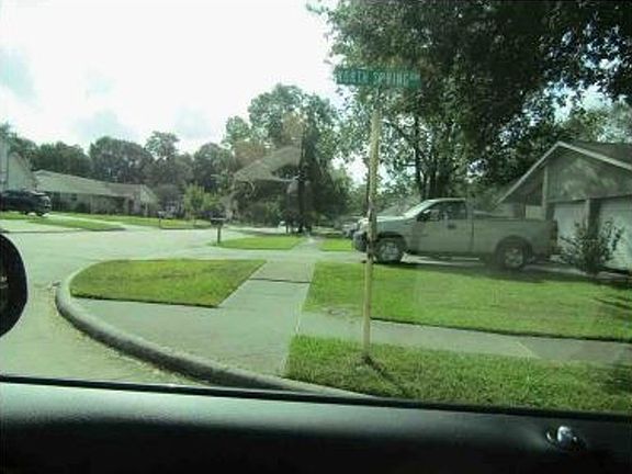 Exterior Neighborhood (street photo)