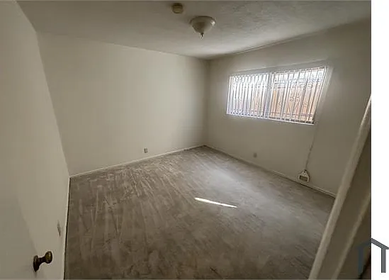 1435 W 105th St #10 — Photo 14
