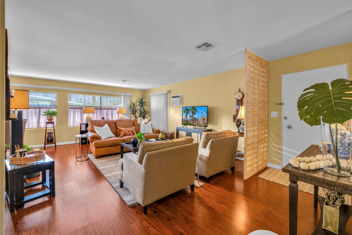 next background image