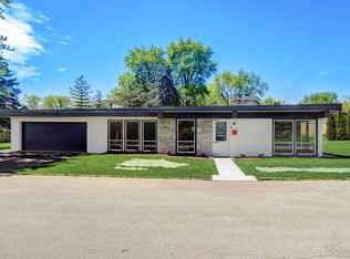 1 Rob Rd, Mount Prospect, IL 60056