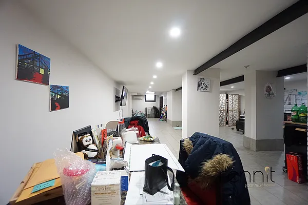 Rented by Rennit Inc. | media 45