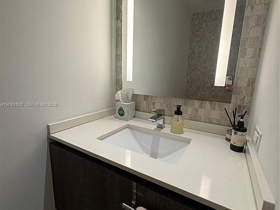 3rd image of 88 SW 7th St APT 805