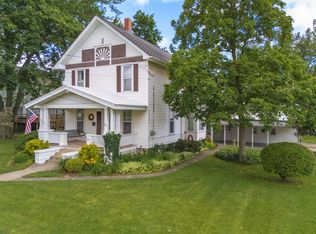 411 Lincoln St, Chenoa, IL 61726