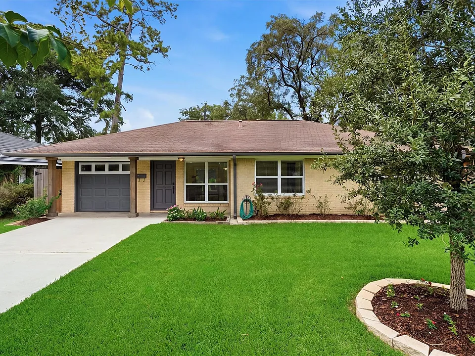 2014 Woodcrest Dr