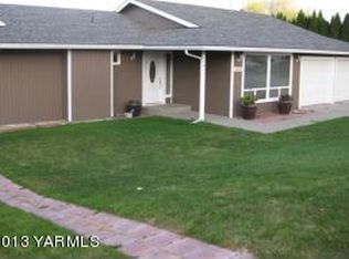 503 N 14th St, Selah, WA