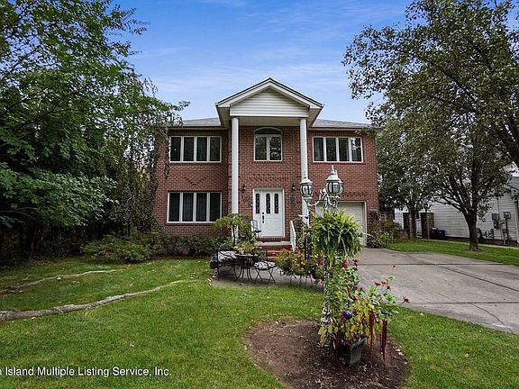 3rd image of 31 Maguire Ct