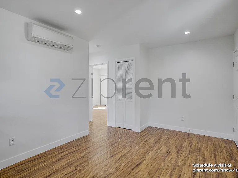 1917 Hyperion Ave — Photo 4