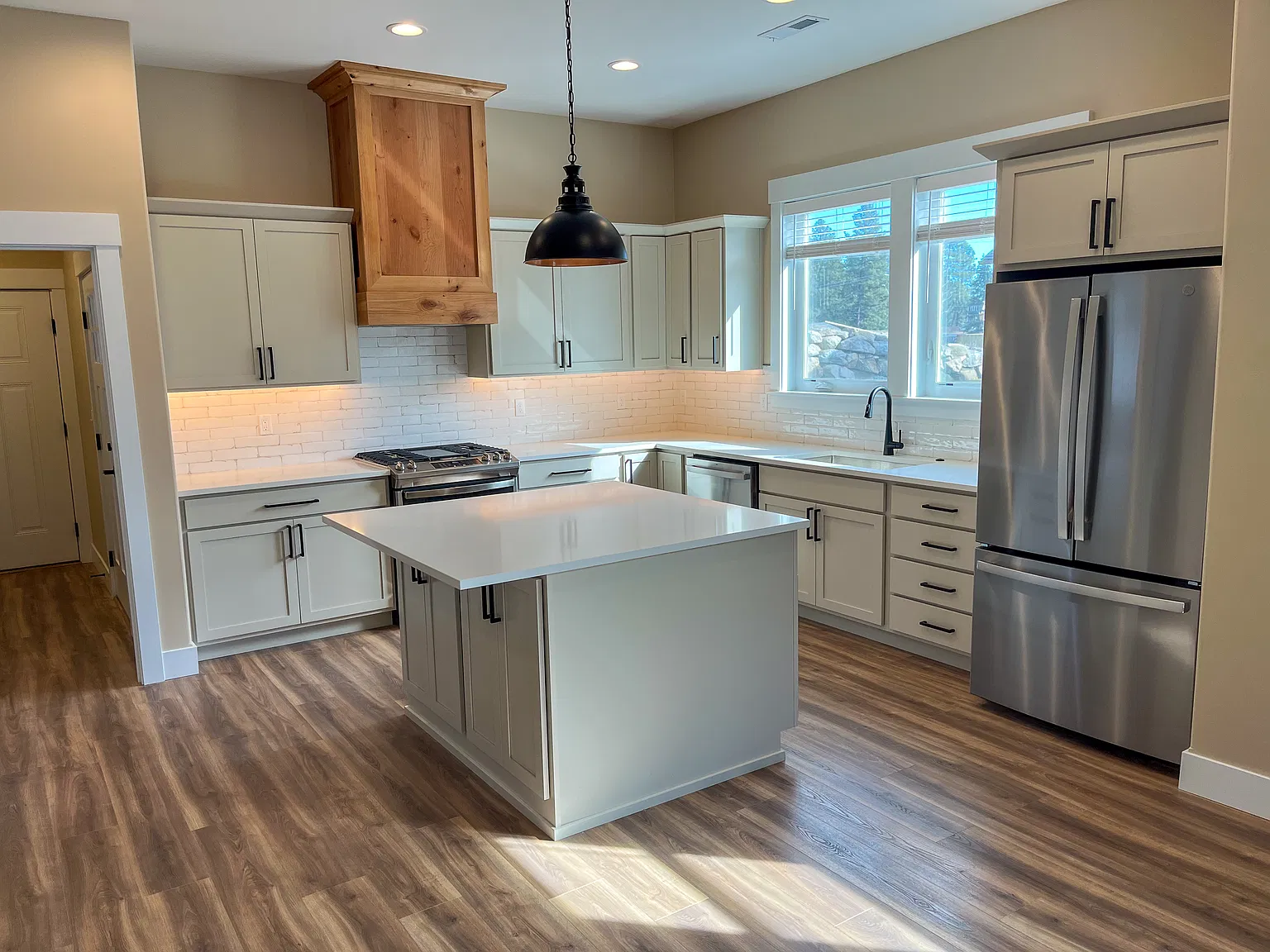 2 bed, 1117 sqft, $3,600 — Photo 4