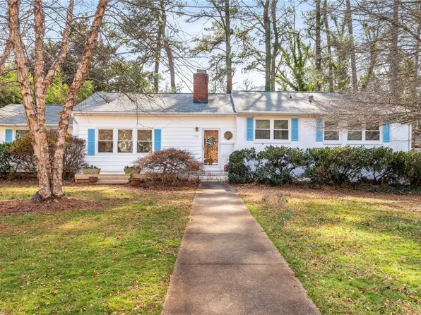 4501 Foxcroft Rd, Greensboro, NC 27410