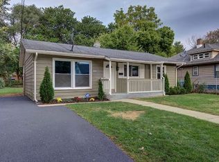 824 N View St, Aurora, IL 60506