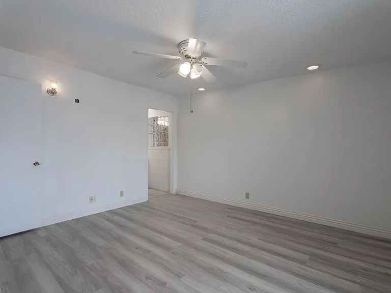 5185 Sun Valley Dr — Photo 28